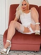 Leggy MILF slut in heels and sexy retro lingerie